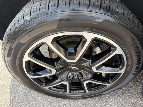 Used 2022 Chevrolet Tahoe RST w/ Luxury Package RWD image 16