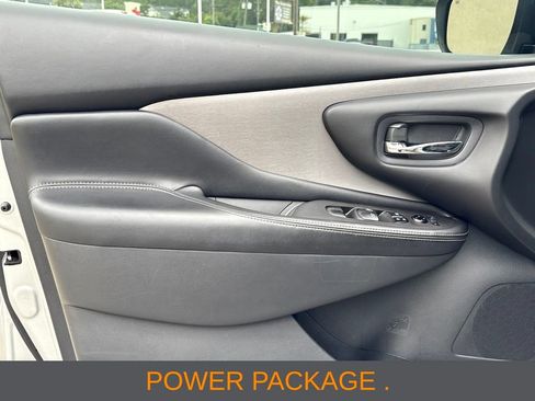 Used 2023 Nissan Murano SV AWD/4WD image 11