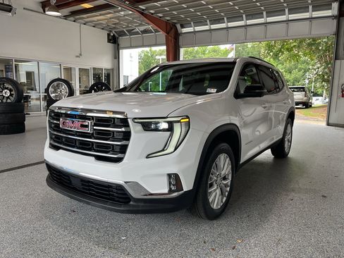 Used 2026 GMC Acadia Elevation w/ Elevation Premium Package FWD image 4