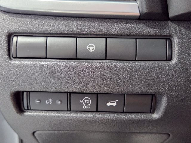 Used 2023 Nissan Rogue Platinum FWD image 30
