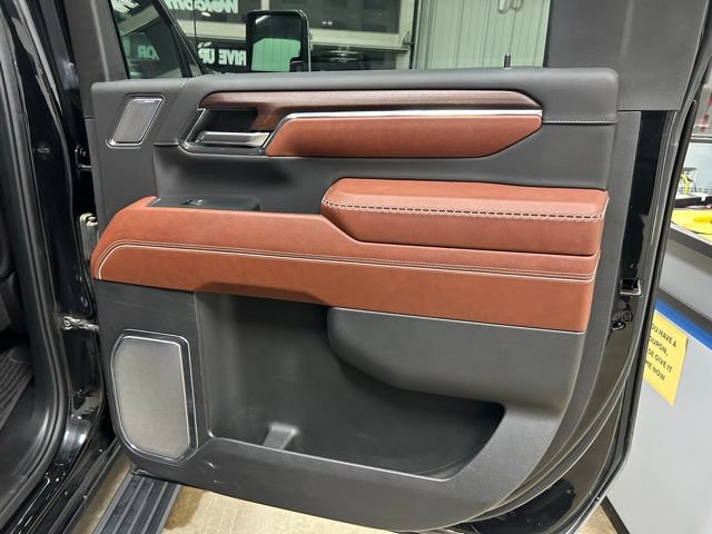 Used 2024 GMC Sierra 3500 Denali Ultimate AWD/4WD image 30