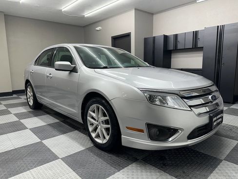 Used 2011 Ford Fusion SEL image 4