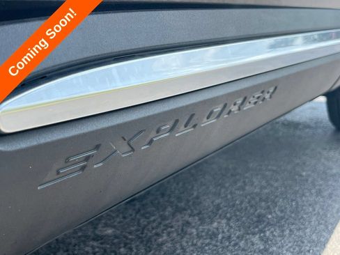 Used 2020 Ford Explorer Platinum w/ Premium Technology Package AWD/4WD image 8
