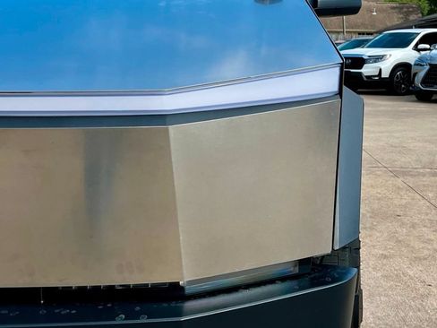 Used 2025 Tesla Cybertruck AWD Crew Cab image 13