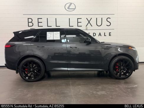 Used 2023 Land Rover Range Rover Sport SE Dynamic AWD/4WD image 3