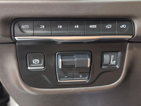 Certified 2025 Cadillac Escalade ESV Premium Luxury w/ Touring Package AWD/4WD image 10