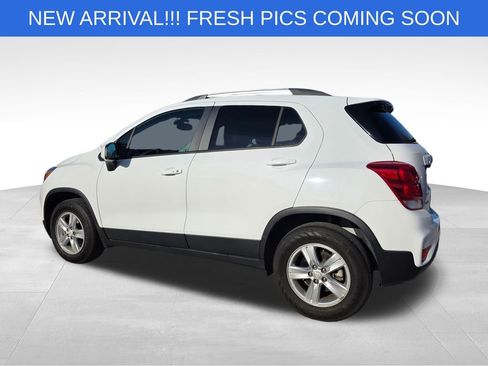 Used 2022 Chevrolet Trax LT w/ Driver Confidence Package image 3