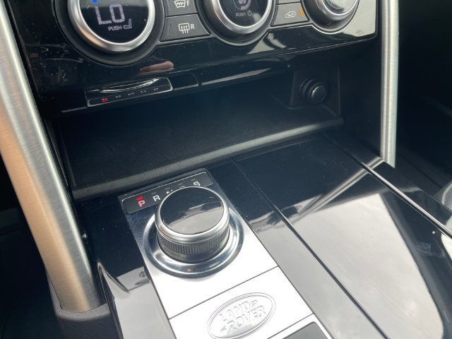 Used 2018 Land Rover Discovery HSE AWD/4WD image 23
