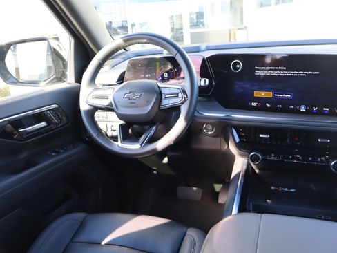 Certified 2025 Chevrolet Suburban Z71 w/ Sun And Tow Package image 12