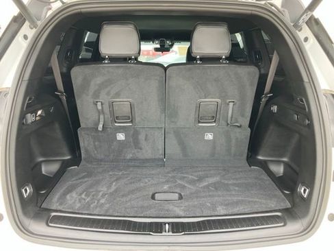 Used 2025 Jeep Grand Cherokee L Laredo RWD image 18