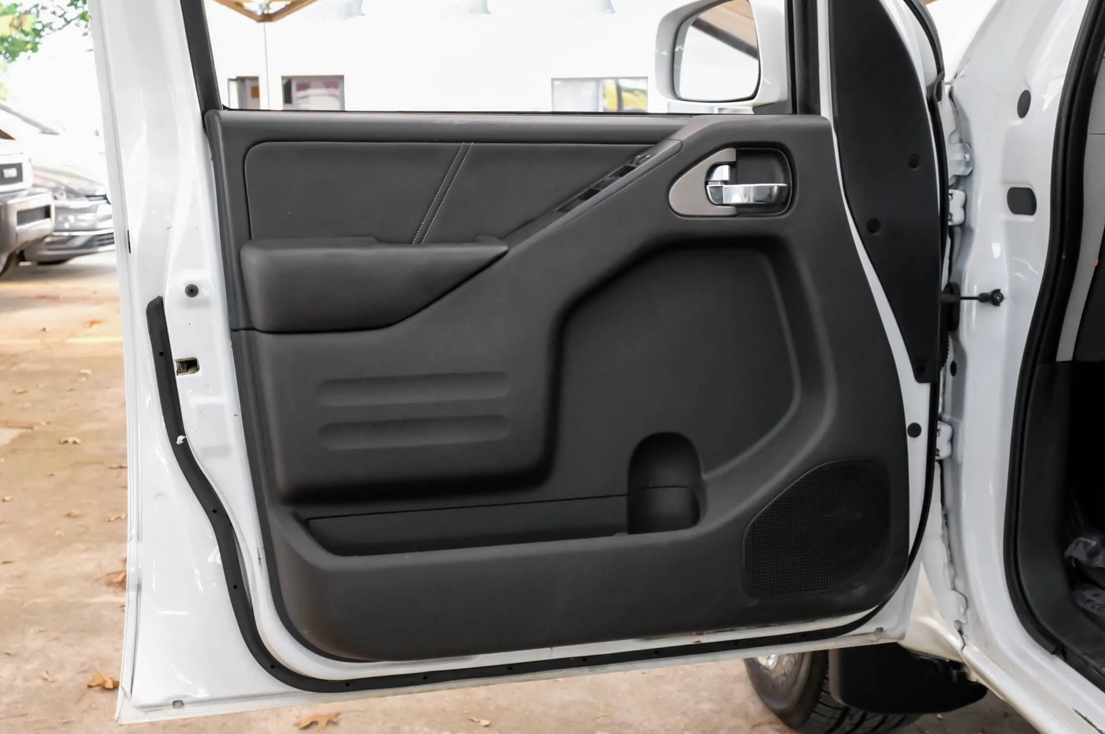 Used 2016 Nissan Frontier PRO-4X w/ Pro-4x Luxury Package AWD/4WD image 46