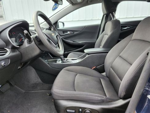 Used 2022 Chevrolet Malibu LT image 16