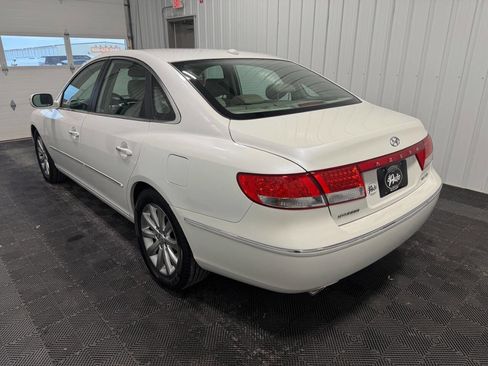 Used 2010 Hyundai Azera Limited w/ Navigation Pkg 3 image 4