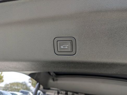 Used 2025 Chevrolet Tahoe Z71 w/ Z71 Off-Road Package image 32