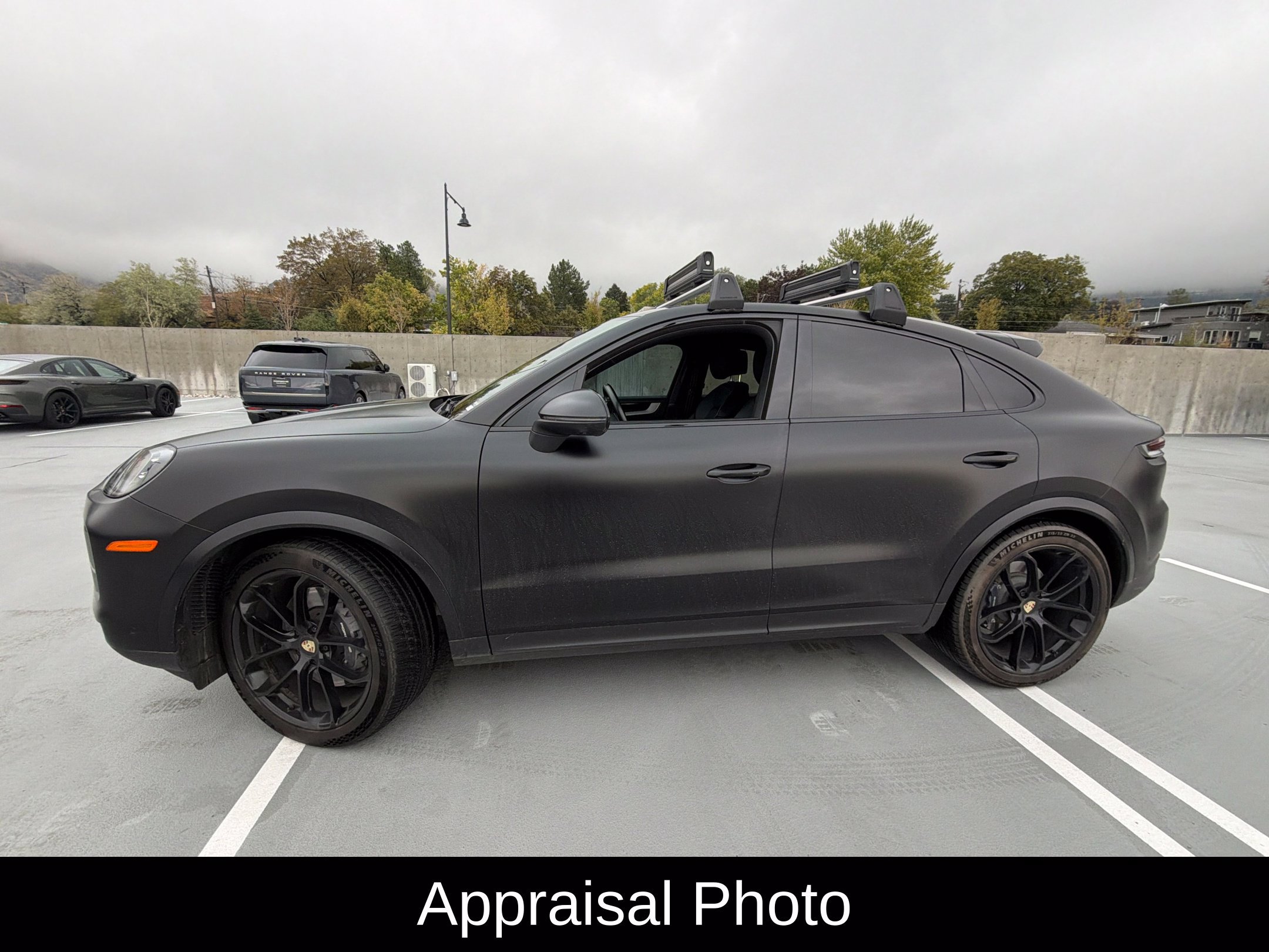 Certified 2024 Porsche Cayenne Coupe AWD/4WD image 2