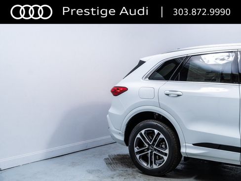 New 2025 Audi Q5 2.0T Premium image 11