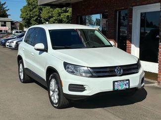 Used 2017 Volkswagen Tiguan Limited w/ Alloy Wheels Package image 1
