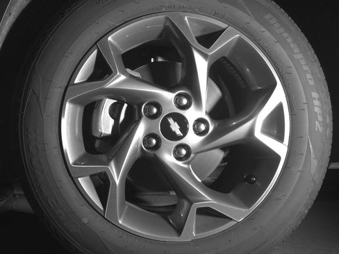 Used 2025 Chevrolet Trax LT FWD image 11