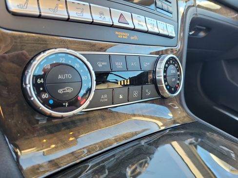 Used 2014 Mercedes-Benz SL 550 SL 550 w/ Sport Wheel Package image 25