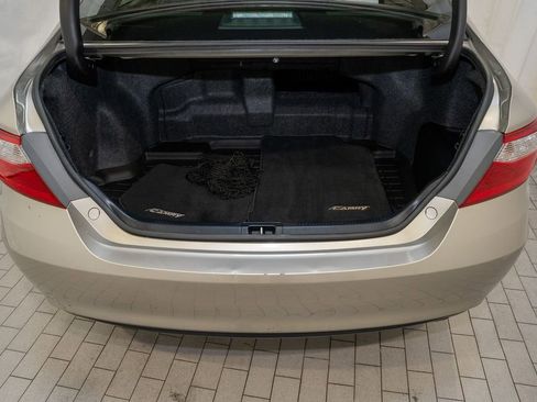 Used 2017 Toyota Camry XLE image 6