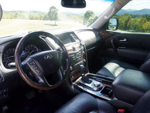 Used 2011 INFINITI QX56 4WD w/ Deluxe Touring Pkg image 15