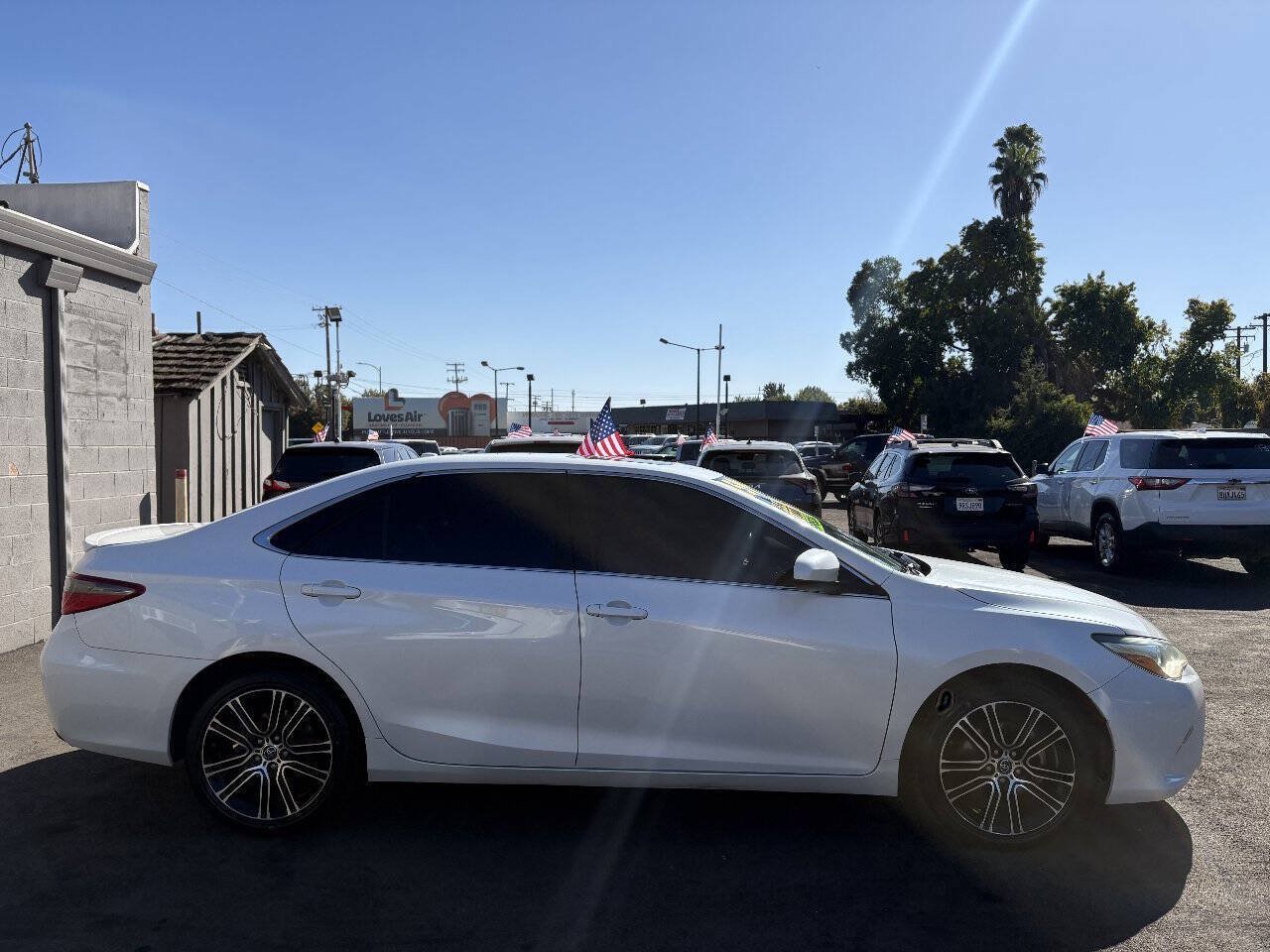 Used 2016 Toyota Camry SE FWD image 9
