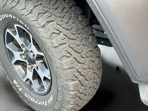 Used 2021 Jeep Wrangler Unlimited Rubicon AWD/4WD image 31