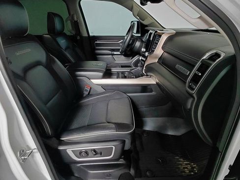 Used 2022 RAM 1500 Laramie AWD/4WD image 14