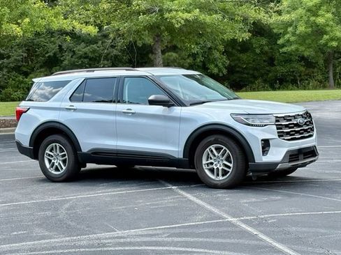 Used 2026 Ford Explorer Active w/ Active Comfort Package RWD image 10