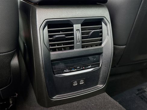 Used 2025 BMW 330i Sedan w/ M Sport Package image 27