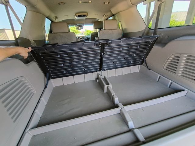 Used 2015 Chevrolet Suburban LT RWD image 74
