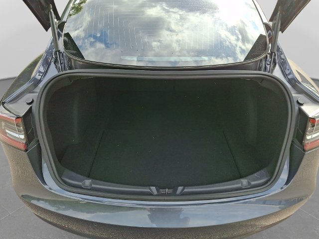 Used 2018 Tesla Model 3 Long Range RWD image 32