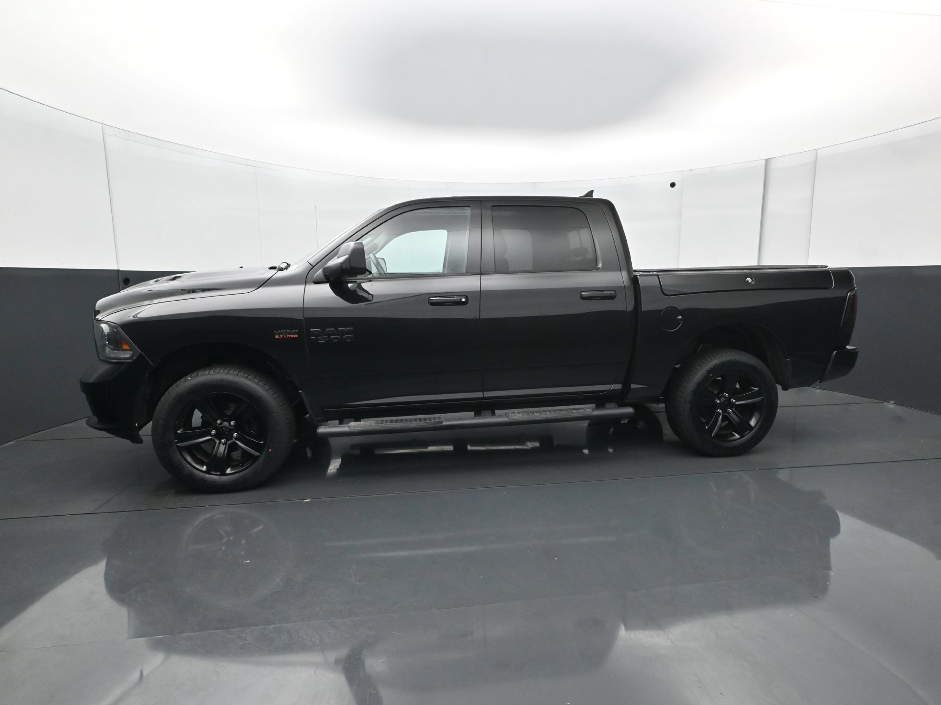 Used 2015 RAM 1500 Sport w/ Black Ram 1500 Sport Group AWD/4WD image 3