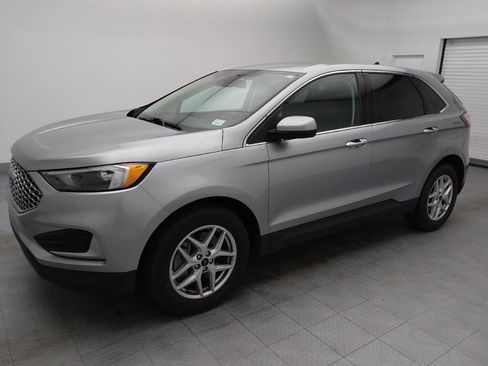 Used 2024 Ford Edge SEL image 2