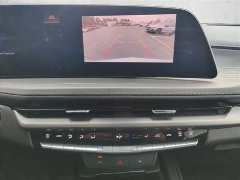 Used 2024 Cadillac XT4 Premium Luxury image 21