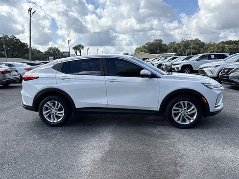 Used 2024 Buick Envista Preferred w/ Advanced Safety Package image 6