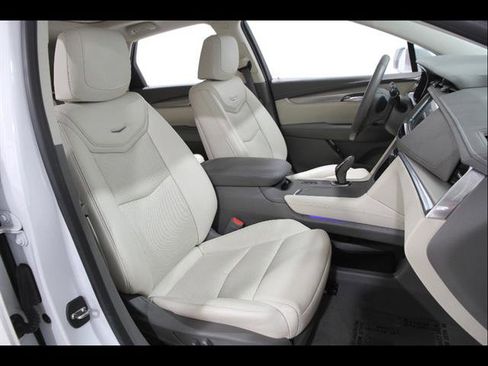 Used 2018 Cadillac XT5 Luxury AWD/4WD image 18