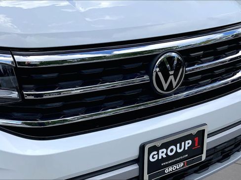 Used 2023 Volkswagen Atlas SEL AWD/4WD image 30