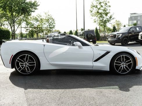 Used 2018 Chevrolet Corvette Stingray Convertible RWD image 5