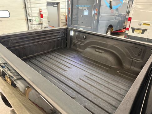 Used 2024 RAM 2500 Big Horn w/ Level 2 Equipment Group AWD/4WD image 18