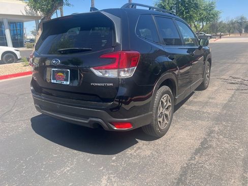 Used 2023 Subaru Forester Premium AWD/4WD image 3