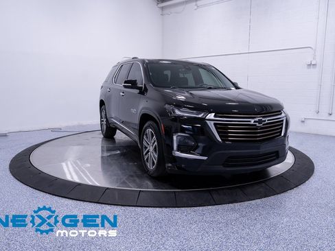 Used 2023 Chevrolet Traverse High Country image 3