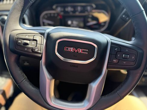 Used 2021 GMC Sierra 1500 SLT AWD/4WD image 10