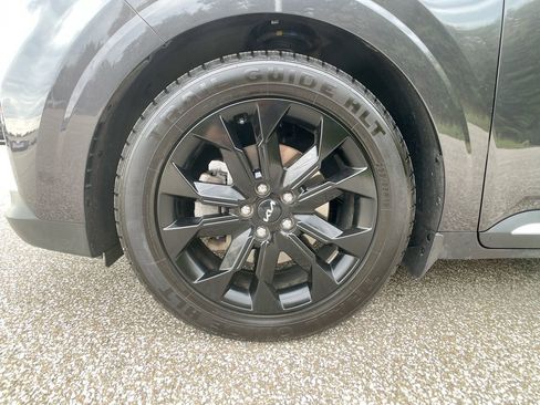 Used 2022 Kia Carnival SX image 11