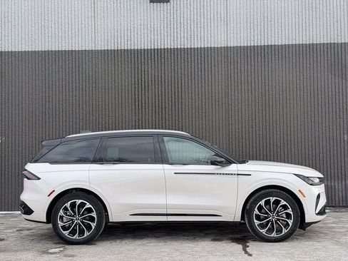 New 2026 Lincoln Nautilus Reserve image 7