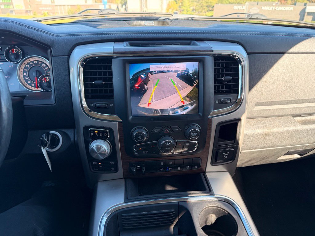 Used 2017 RAM 1500 Laramie AWD/4WD image 3