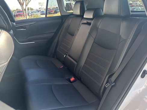 Used 2023 Toyota RAV4 XLE Premium image 15