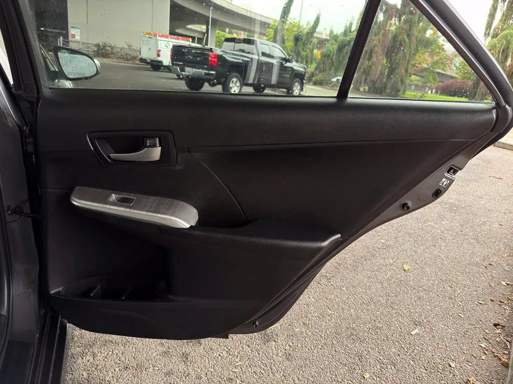 Used 2012 Toyota Camry SE FWD image 29