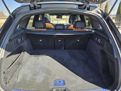 Used 2025 Mercedes-Benz GLC 300 4MATIC image 16