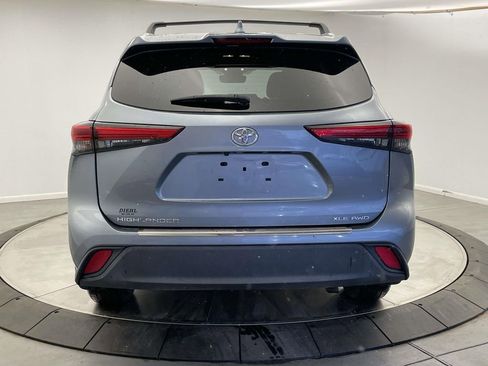 Used 2020 Toyota Highlander XLE image 6